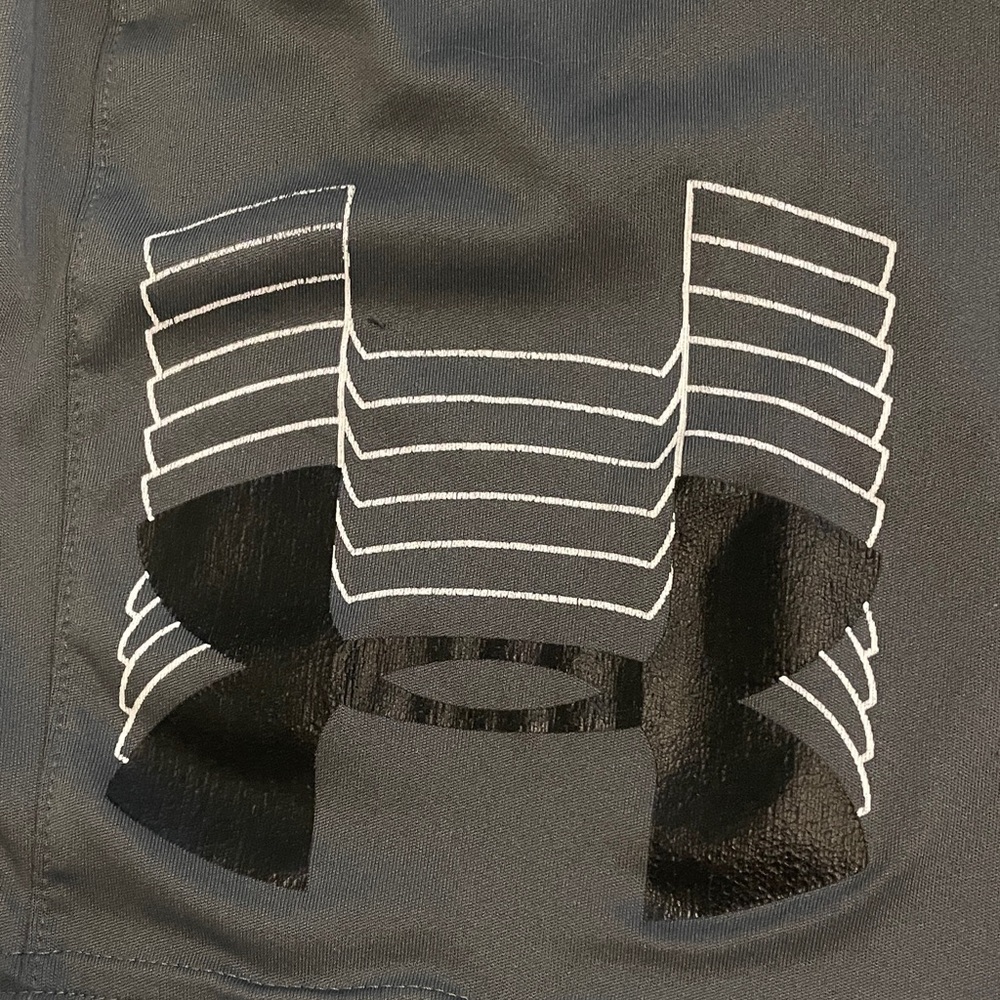 3 for $15 liquidation sale
Under Armour Boy’s  Charcoal Athletic Shorts - Picture 5 of 5